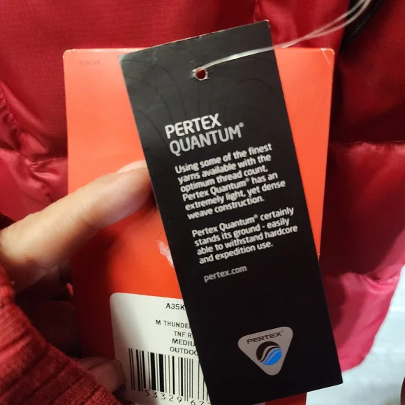 The North Face Women's Cherry Red Puffer Jacket - Picture 4 of 9